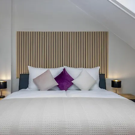 3 Bedroom - Luxus - Arbeitsplatz - Wifi - Kueche - Kaffee Appartamento *