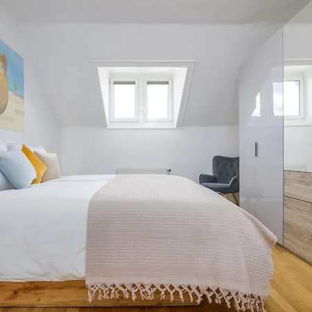 3 Bedroom - Luxus - Arbeitsplatz - Wifi - Kueche - Kaffee Appartamento