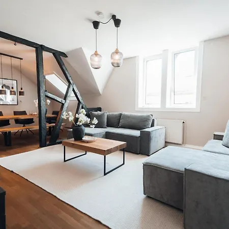 3 Bedroom - Luxus - Arbeitsplatz - Wifi - Kueche - Kaffee Apartmán *