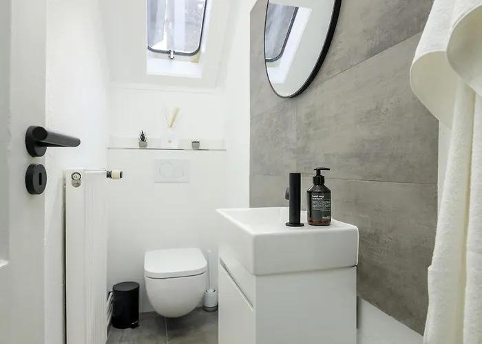 아파트 3 Bedroom - Luxus - Arbeitsplatz - Wifi - Kueche - Kaffee 비스바덴