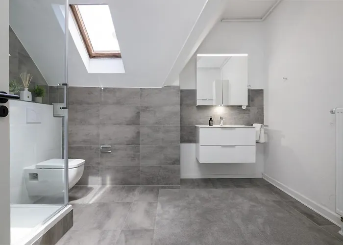3 Bedroom - Luxus - Arbeitsplatz - Wifi - Kueche - Kaffee 威斯巴登